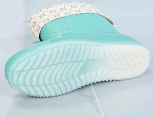 YL6036 venta al por mayor <span class=keywords><strong>Botas</strong></span> <span class=keywords><strong>de</strong></span> <span class=keywords><strong>lluvia</strong></span> para mujer antideslizantes nuevo tubo corto Midi PVC zapatos impermeables <span class=keywords><strong>botas</strong></span> <span class=keywords><strong>de</strong></span> agua <span class=keywords><strong>de</strong></span> fondo grueso para mujer - Product Image 6