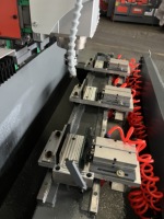 Machine de fraisage CNC Z-800 à course de 800 mm, haute efficacité, 380V 3.7kW, avec contrôleur PLC, pour la fabrication de profilés de fenêtres, de portes et de murs rideaux