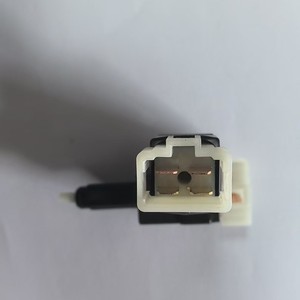 Interruptor de Luz de Freno Hino 84340-E0020 84550-1280 para Camión, Repuesto de Plástico Nuevo - Product Image 2