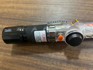 Superheldere Handheld Top Laserlicht Verkeer Geleid Stokje Met Fluitje - Product Image 2