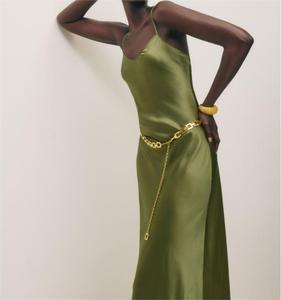 OEM nouvelle robe midi sans manches sexy de luxe en satin de soie pour femmes - Product Image 6