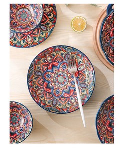 <span class=keywords><strong>Assiette</strong></span> en céramique de style américain économique de haute qualité nouveauté servant le dîner ensemble de vaisselle en porcelaine rouge de bohème vintage - Product Image 5