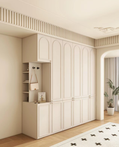 Armoire intégrée moderne sur mesure en MDF de style français avec <span class=keywords><strong>portes</strong></span> cintrées et tiroirs à fermeture douce pour chambre d'appartement et de villa - Product Image 5