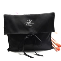 Pochette Type Enveloppe en Satin Noir Imprimée avec Logo Personnalisé pour Extensions Capillaires, Perruques, Cosmétiques et Cadeaux – Sacs Anti-Poussière en Soie Satinée