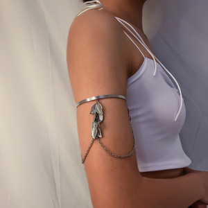 Brazalete de Cadena con Colgante de Hoja Geométrica Simple Retro <span class=keywords><strong>para</strong></span> Mujer, Color Oro/Plata, Chapado en Oro, Piedra Principal de Circonio (KB8371) - Product Image 3