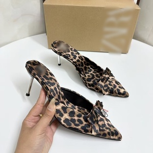 Nuevos zapatos de mujer de QuiteS Za, decoración de lazo con estampado de leopardo de verano, mulas de tacón alto puntiagudas, medias chanclas poco profundas para exteriores - Product Image 2