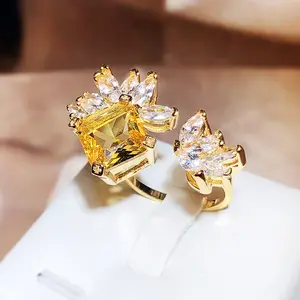 Cincin zirkon persegi trendi cincin wanita, cincin berlian bunga kuning Vintage, cincin renda Super berkilau