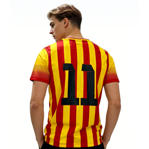 Maillot rétro inspiré N°11 |   100% polyester, col rond, manches courtes |   Maillot de style Liga espagnole et Coupe des Champions - Product Image 2