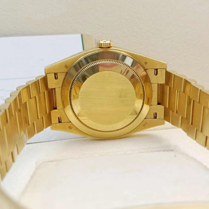 Montre mécanique de luxe en or rose avec fonction plongée et bracelet en acier inoxydable. Les designers peuvent le personnaliser en or 24 carats. - Product Image 4