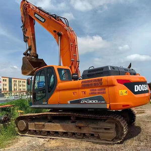 Excavadora de Orugas Usada Doosan DX300LC 2022, Motor Cummins, Bomba de Engranajes Kawasaki, Motor PLC-Corner, Componentes de la Caja de Cambios Incluidos - Product Image 1
