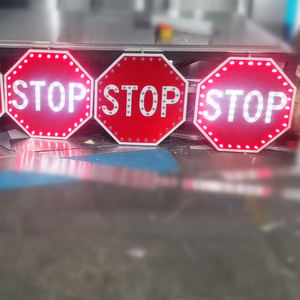 لافتات مرور وامضة بمعايير أوروبية مخصصة تعمل بالطاقة الشمسية من ماركة DJ، إنتاج مباشر من المصنع - Product Image 5