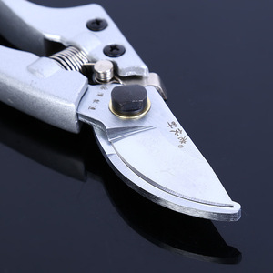 V8 Fruit Picker Secateurs Stainless Steel 20-30 Mm Trimming Diameter Silver Red Handle Agricultural Pruning Tool - Product Image 3