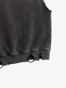Hoodie <span class=keywords><strong>sans</strong></span> manches pour <span class=keywords><strong>homme</strong></span> avec détails effilochés, bords bruts, effet vieilli, motifs multi-étiquettes, et Hoodie zippé personnalisé en tricot gaufré pour <span class=keywords><strong>homme</strong></span>, idéal pour l'entraînement - Product Image 2