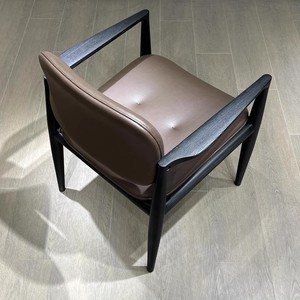 Silla de comedor minimalista italiana, diseño ligero de lujo, villa de gama alta, hogar, madera maciza, cuero, reposabrazos <span class=keywords><strong>Yoko</strong></span>, silla de comedor - Product Image 5