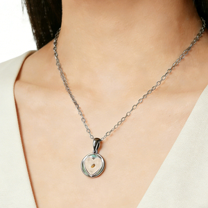 Collar Minimalista de Acero Inoxidable con Corazón y Semilla de Mostaza, Joyería de Fe para Mujer, Resistente al Deslustre - Product Image 1