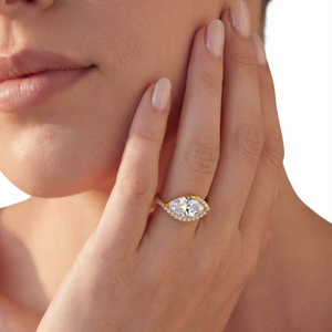 Anillo de Compromiso de Oro Sólido de 18K para Mujer con Diamante Corte Marquesa y Diamantes Naturales Certificados por GIA, Estilo Clásico - Product Image 1