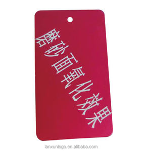 공장 공급 골동품 패션 블랙 알루미늄 금속 정사각형 양극 산화 처리 된 레이저 스탬핑 개 ID Tags 교수형 구멍이있는 수하물 태그 - Product Image 4