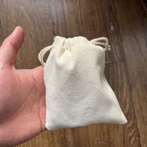 Juego de Peines para Quitar Pelusas de Ropa con Logotipo Personalizable, 10 Bolas de Cedro y Bolsas de Tela - Product Image 6