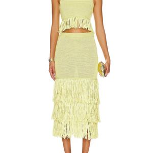 Ensemble deux pièces personnalisé pour femme, col carré, ourlet à franges, pull en maille moulant sans manches et jupe patchwork à pompons - Product Image 4