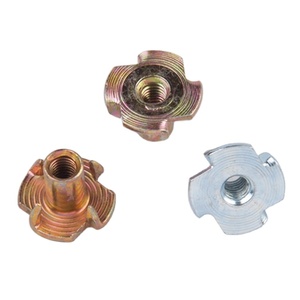 Écrou en T à quatre griffes en acier galvanisé DIN1624 insert de meubles en bois écrou en T à quatre dents - Product Image 1