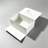 Boîte cadeau magnétique de luxe en carton rigide, style livre, avec insert personnalisé, pour vêtements, jouets en peluche, cadeaux d'anniversaire