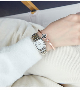Reloj de Cuarzo para Mujer con Esfera Texturizada Vintage, Diseño Elegante y de Nicho, Resistente al Agua, OEM ODM - Product Image 2