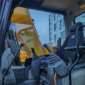 Excavatrice sur chenilles Caterpillar 330D d'occasion, modèle 2022, poids opérationnel de 12 tonnes, capacité de la benne de 0,33 m³, moteur et transmission à vendre - Product Image 2