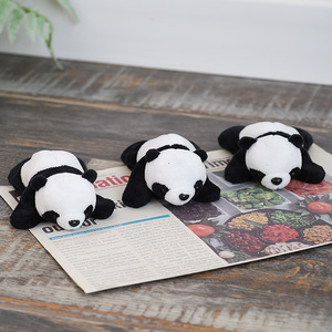 Pupazzo Magnetico Piccolo <span class=keywords><strong>Panda</strong></span> Rosso, Magnete da Frigorifero, Simpatico Peluche di <span class=keywords><strong>Panda</strong></span> Sdraiato in Cotone PP, Regalo di Compleanno Elegante 31cm-50cm - Product Image 2