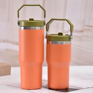 แก้วกาแฟพกพาสแตนเลสพร้อมหูจับสะดวกสบาย ขนาด 30 ออนซ์ เก็บอุณหภูมิได้ เหมาะสำหรับสำนักงานและในรถยนต์ - Product Image 4