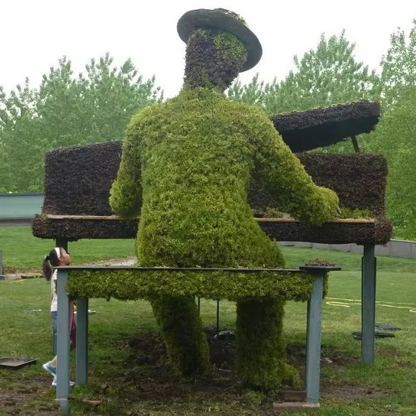 Artificial Topiary Concert Figure High Imitated Grass Foliage Steel Frame for Garden Decoration LST004
