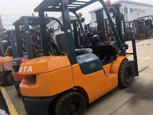 Carretilla elevadora Toyota usada fabricada en Japón, 2,5 toneladas diésel, capacidad de elevación de 2,5 toneladas, precio bajo a la venta - Product Image 4
