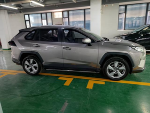 <span class=keywords><strong>Toyota</strong></span> <span class=keywords><strong>RAV4</strong></span> 2021, Edición <span class=keywords><strong>Style</strong></span> <span class=keywords><strong>Plus</strong></span>, 2.0L |   Gris Plateado |   Primera Registro: Octubre de 2021 |   Auto Usado con 64100 KM - Product Image 4