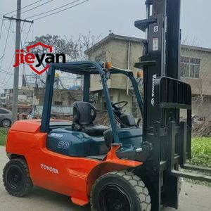 Montacargas Usado Toyota Komatsu <span class=keywords><strong>TCM</strong></span> Diésel Eléctrico de 5 Toneladas de Peso Operativo con Opciones de 5 y 5 Toneladas - Product Image 6