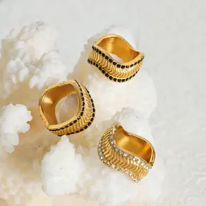 Cincin zirkon penuh untuk wanita, perhiasan cincin baja Titanium ringan mewah modis