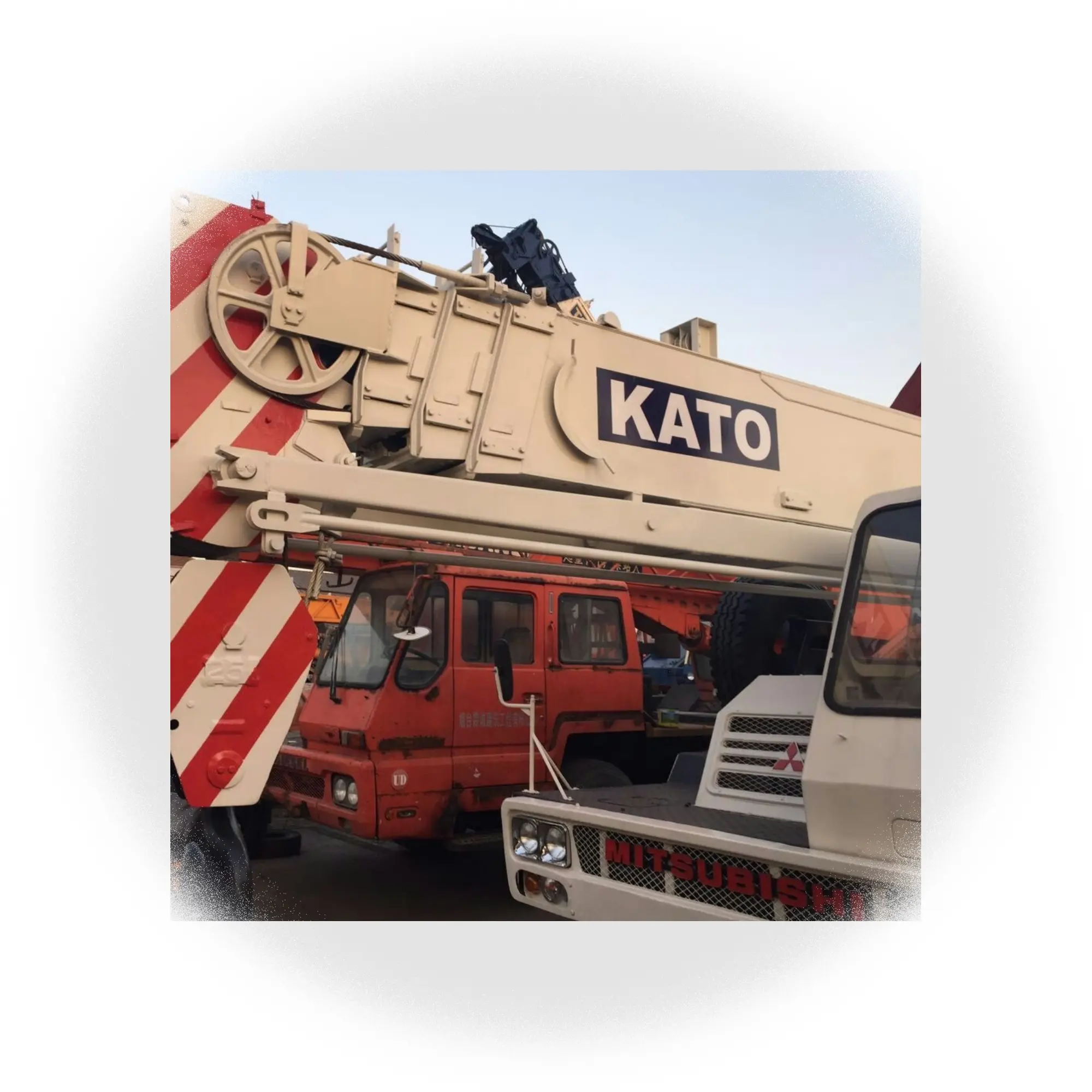 رافعة متحركة Kato25ton Nk250E, آلة ذات جودة ثابتة ، رافعة متحركة مستعملة Kato Nk300E 30ton ، صنع في اليابان