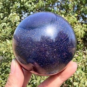 Esfera de Cristal de Piedra Arenisca Azul Tallada a Mano de Alta Calidad CrystalHola para Decoración del Hogar y Feng Shui - Product Image 4
