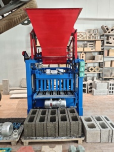 Máquina <span class=keywords><strong>Bloquera</strong></span> de Hormigón QTJ4-35 (Máquina <span class=keywords><strong>para</strong></span> Bordillos y Pavimentos) con Molde <span class=keywords><strong>para</strong></span> Bloques Entrabados - Product Image 6