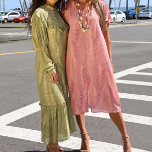 ชุดเดรสยาวปานกลางทรงหลวมแบบผูกคอพิมพ์ลายชายหาด ออกแบบโดยโรงงาน ผลิตตามสั่ง ทำจากผ้าเรยอนเนื้อนุ่ม สไตล์โพลีนีเซียน - Product Image 3