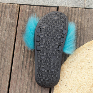Custom Outdoor Slider Sandals for Women Chinese Manufacture Faux Fox Fur <b>Slides</b> for Spring and Autumn Indoor Use - Product Image 5