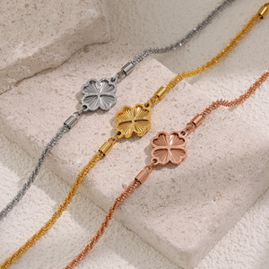 Bracciale Artivelle Trendy Jewelry in acciaio inossidabile placcato oro 18 carati con chiusura a S in titanio, design a <span class=keywords><strong>quadrifoglio</strong></span> inciso <span class=keywords><strong>al</strong></span> laser. - Product Image 2