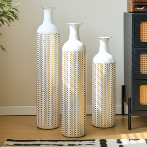 Set di Vasi Moderni in Metallo da Pavimento, Smaltati Bianchi, 3 Pezzi, Decorativi per la Casa, Grandi Vasi Alti - Product Image 1