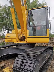 รถขุดคุณภาพสูง KOMATSU PC220 ความจุบุ้งกี๋ 1 เมตร ความจุ 22 ตัน สำหรับงานก่อสร้างถนนในชนบท รถขุดตีนตะขาบมือสองรุ่น PC220-8 - Product Image 3