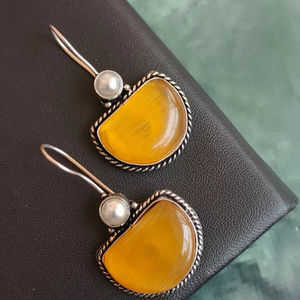 Pendiente oxidado de piedra y Perla Monalisa de moda con acabado plateado Material principal de latón Joyería de moda étnica para mujer - Product Image 1