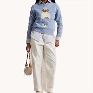 Nouveauté Pull décontracté pour femme à col rond avec motif d'ours brodé Pull personnalisable en tricot Haut décontracté - Product Image 6