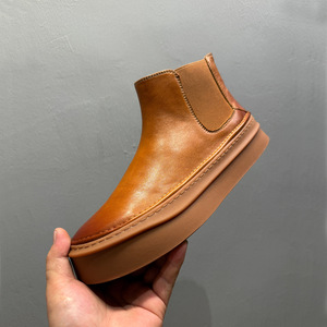Botas Chelsea de cuero vacuno para hombre, suela gruesa, aumento de altura, punta redonda, sin cordones, botas cortas informales, moda de otoño e invierno - Product Image 1