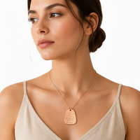 Pendentif en métal martelé personnalisé, plaque de bijoux tendance pour les grossistes