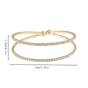 <span class=keywords><strong>Bracelet</strong></span> ouvert élastique en fil métallique à <span class=keywords><strong>3</strong></span> <span class=keywords><strong>rangs</strong></span> avec strass, style classique européen et américain pour femmes, vente en gros d'usine - Product Image 3