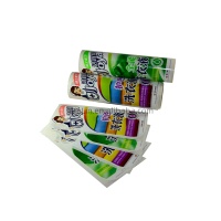 Rouleau d'étiquettes autocollantes en vinyle imperméable personnalisé pour l'emballage des produits chimiques quotidiens, des cosmétiques, des shampoings et des détergents