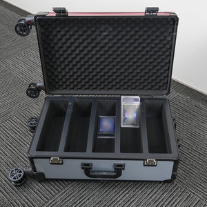 Valise de transport sur roulettes en alliage d'aluminium durable et personnalisée pour cartes TCG, pour collectionneurs de cartes à collectionner - Product Image 2