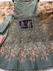 Red pesada con bordado Trabajo Swagat Violet Snow White Salwar Kameez Vestido y proveedor de exportador indio - Product Image 4